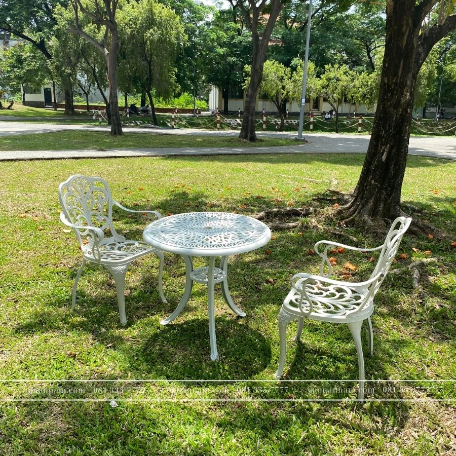 Bộ bàn ghế ban công BG-11T màu trắng bàn D70cm