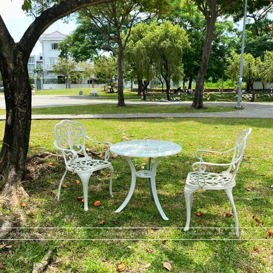 Bộ bàn ghế ban công BG-11T màu trắng bàn D70cm