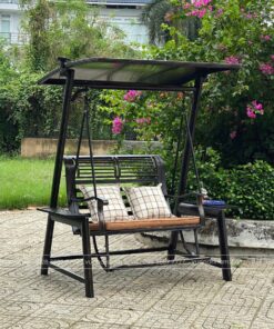 Xích đu ngoài trời