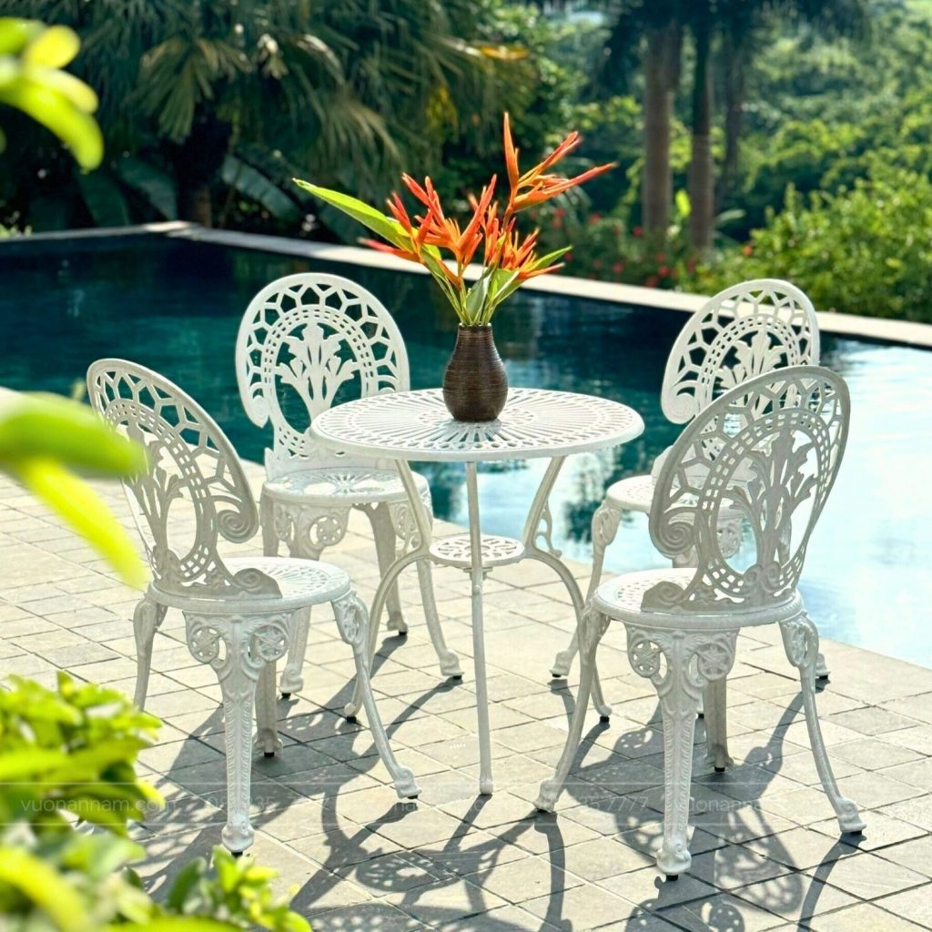 Bộ bàn ghế sân vườn BG-028T màu trắng bàn D65cm (2)