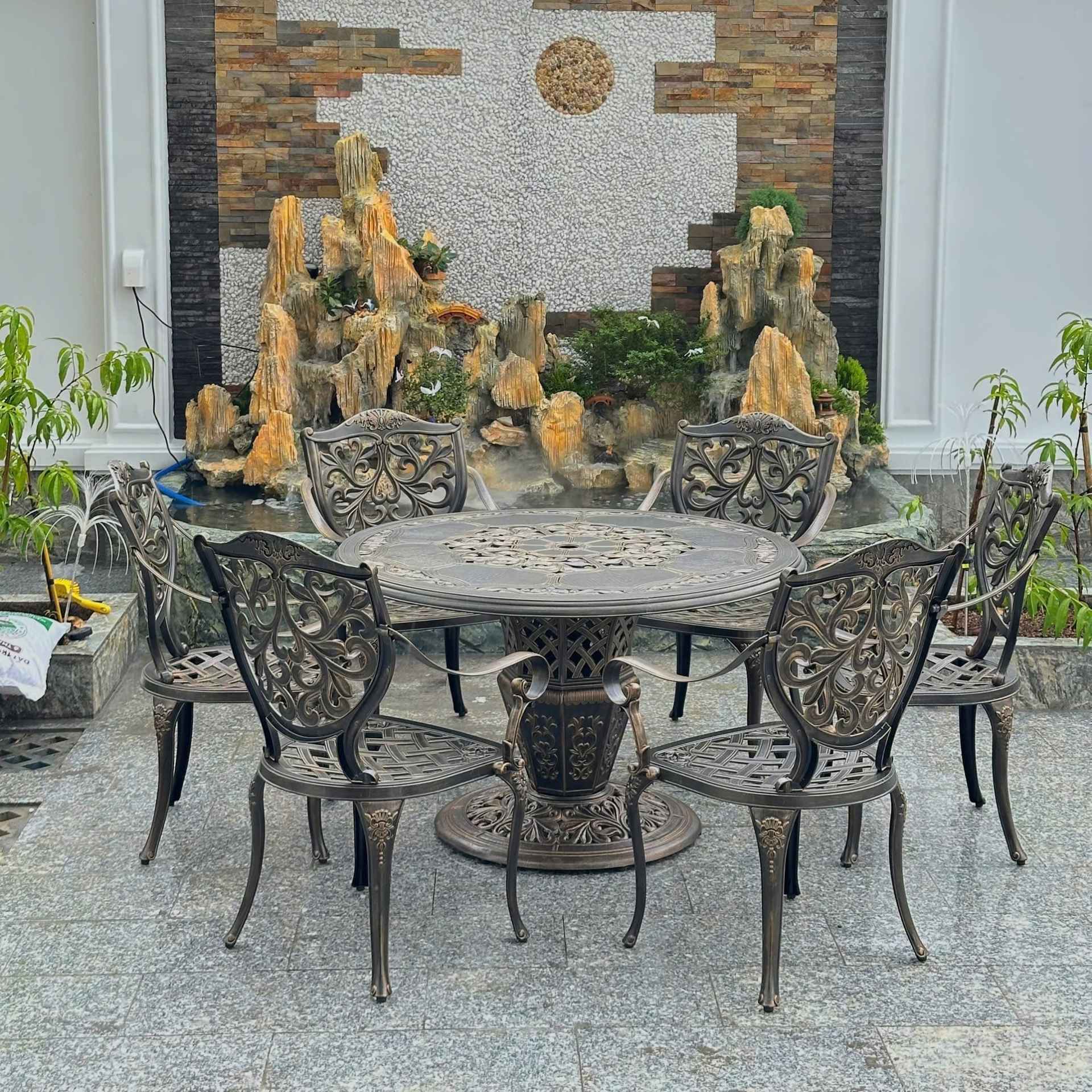 Bộ sưu tập bàn ghế sân vườn phong cách châu Âu